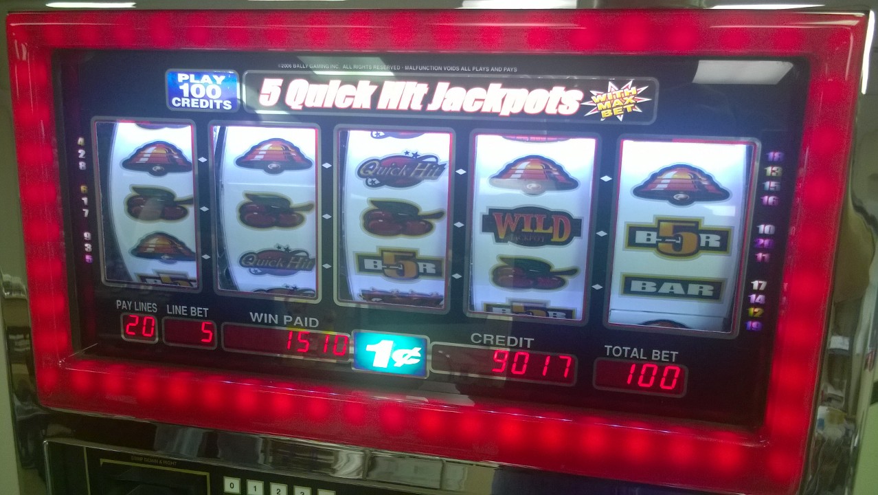 BALLY QUICK HIT WILD 777 JACKPOT S9000 SLOT MACHINE WITH TOP BONUS MONITOR AND LIGHTED TOPPER - 