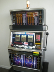 IGT 2X3X4X5X TIMES PAY S2000 SLOT MACHINE 
