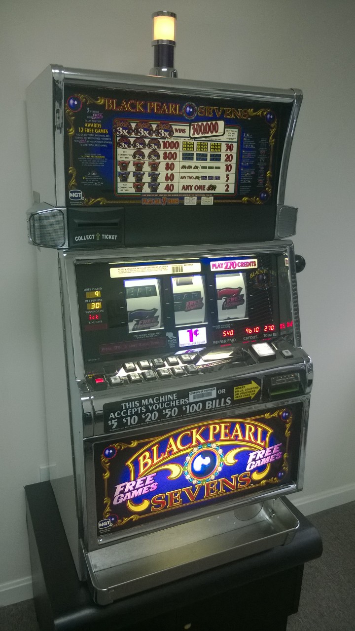 IGT BLACK PEARL SEVENS FREE GAME BONUS S2000 SLOT MACHINE - 
