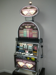 IGT DOUBLE DIAMOND S2000 QUARTER COIN HANDLING WITH LIGHTED TOPPER (ROUND TOP) 