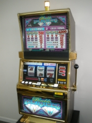 IGT DOUBLE DOUBLE DIAMOND S2000 SLOT MACHINE 