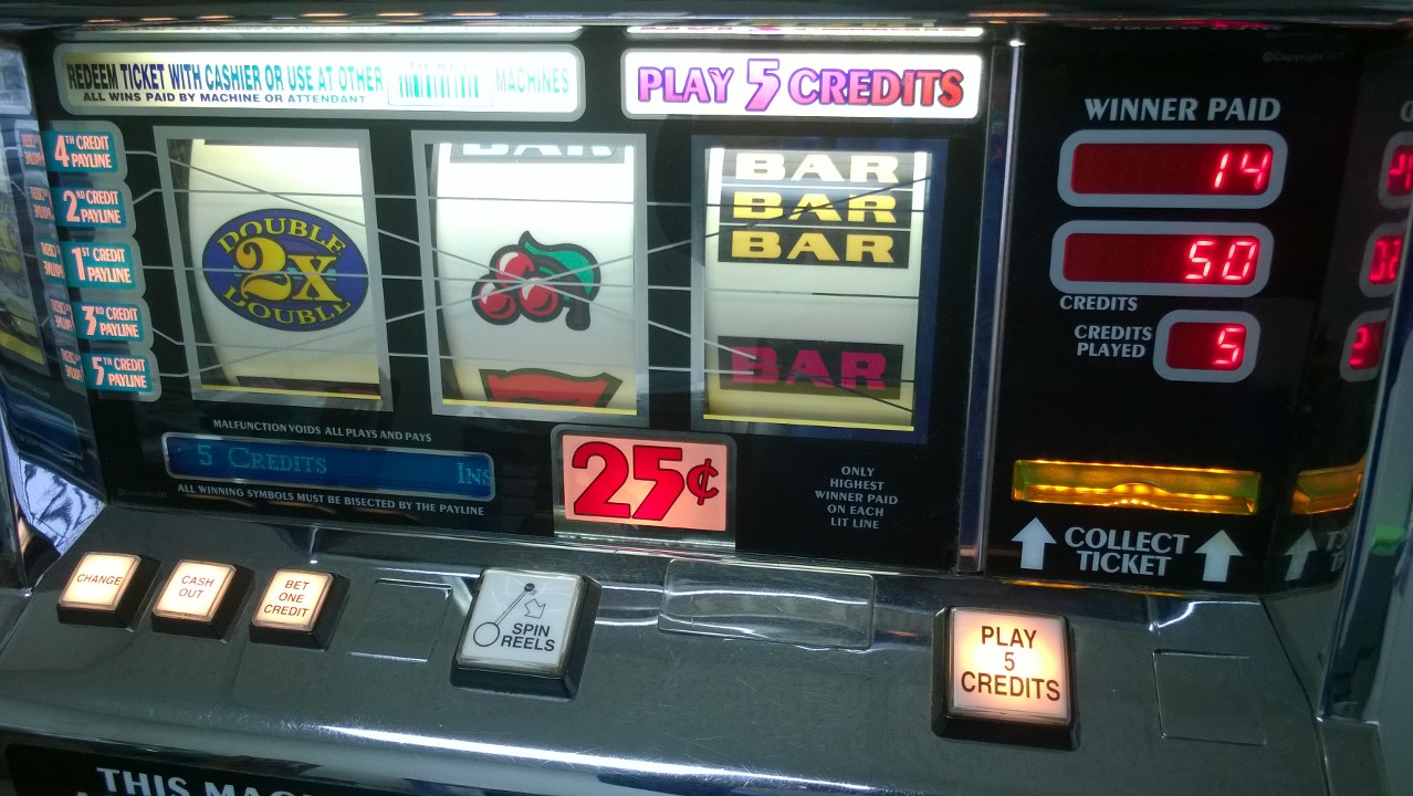 IGT DOUBLE TEN TIMES PAY FIVE LINE S2000 SLOT MACHINE - 