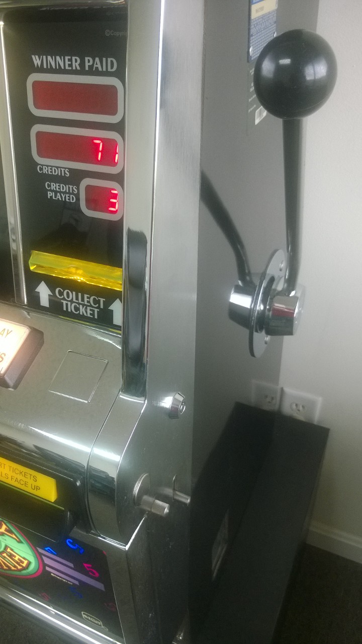 IGT FIVE TIMES PAY S2000 FLAT TOP SLOT MACHINE - 