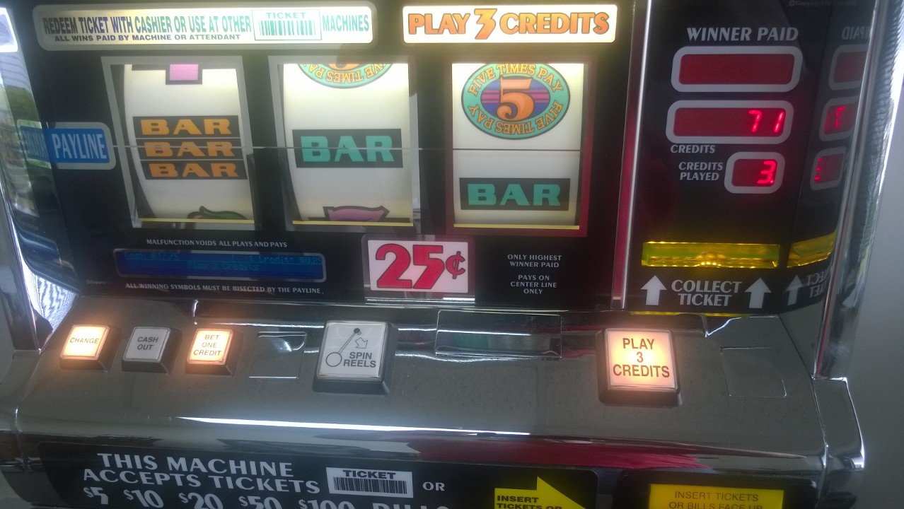 IGT FIVE TIMES PAY S2000 FLAT TOP SLOT MACHINE - 