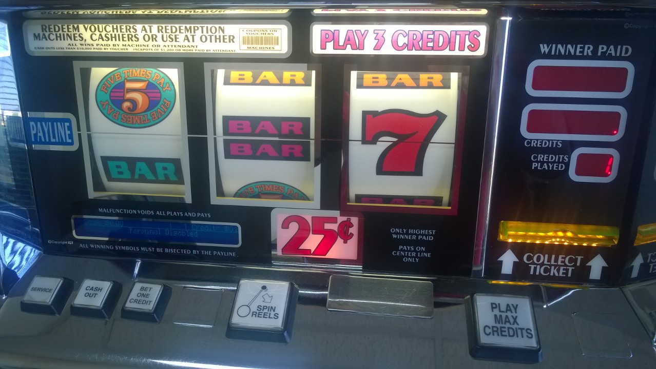 IGT FIVE TIMES PAY WILD S2000 SLOT MACHINE - 