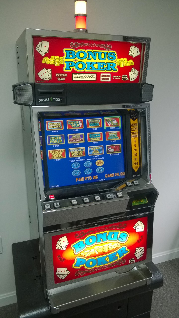 IGT GAME KING 4.3 VIDEO POKER MULTI GAME with LCD TOUCHSCREEN MONITOR - BONUS POKER GLASS - 59 GAMES - 
