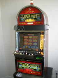 IGT GAME KING SUPER STAR POKER MULTI GAME VIDEO with LCD TOUCHSCREEN MONITOR - ROUND TOP - 100 GAMES 
