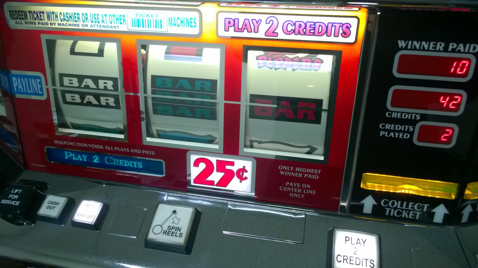 IGT HOT PEPPERS TWO CREDIT FLAT TOP S2000 SLOT MACHINE - 