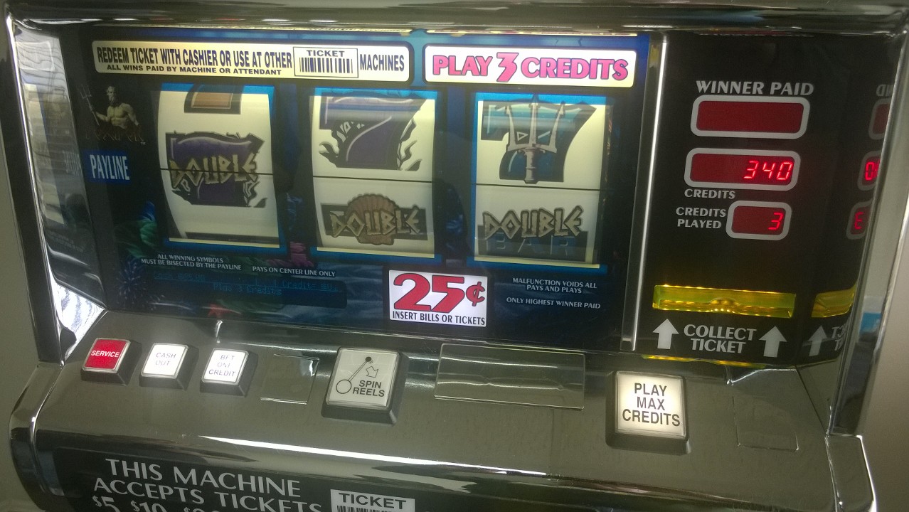 IGT POSEIDON S2000 SLOT MACHINE - 