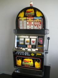IGT SIZZLING 7s S2000 SLOT MACHINE - ROUND TOP 