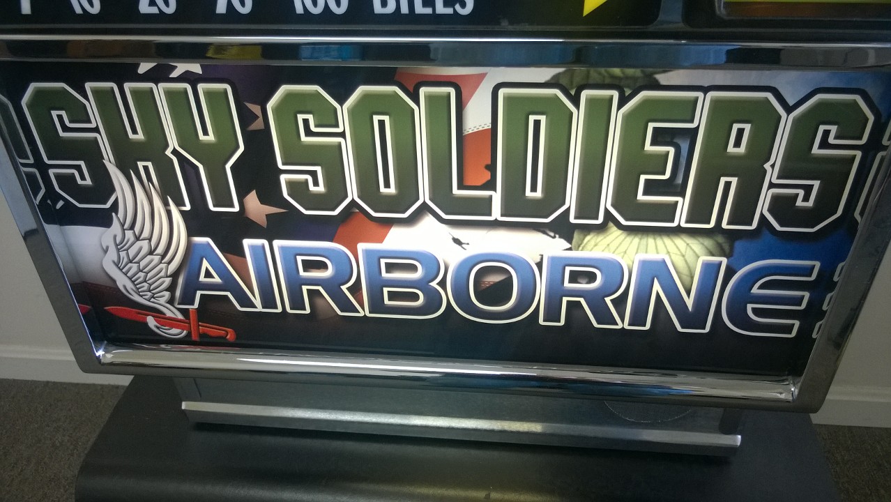 IGT SKY SOLDIERS AIRBORNE CUSTOM S2000 SLOT MACHINE - 
