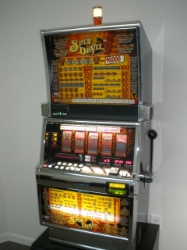 IGT SPIN DEVIL FIVE REEL S2000 SLOT MACHINE WITH 40 LINE PLAY 