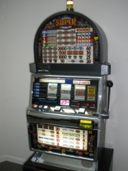 IGT SUPER 3X4X5X PAY FIVE LINE S2000 SLOT MACHINE 