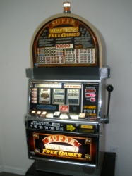IGT SUPER TIMES PAY FREE GAMES FIVE LINE S2000 ROUND TOP SLOT MACHINE 