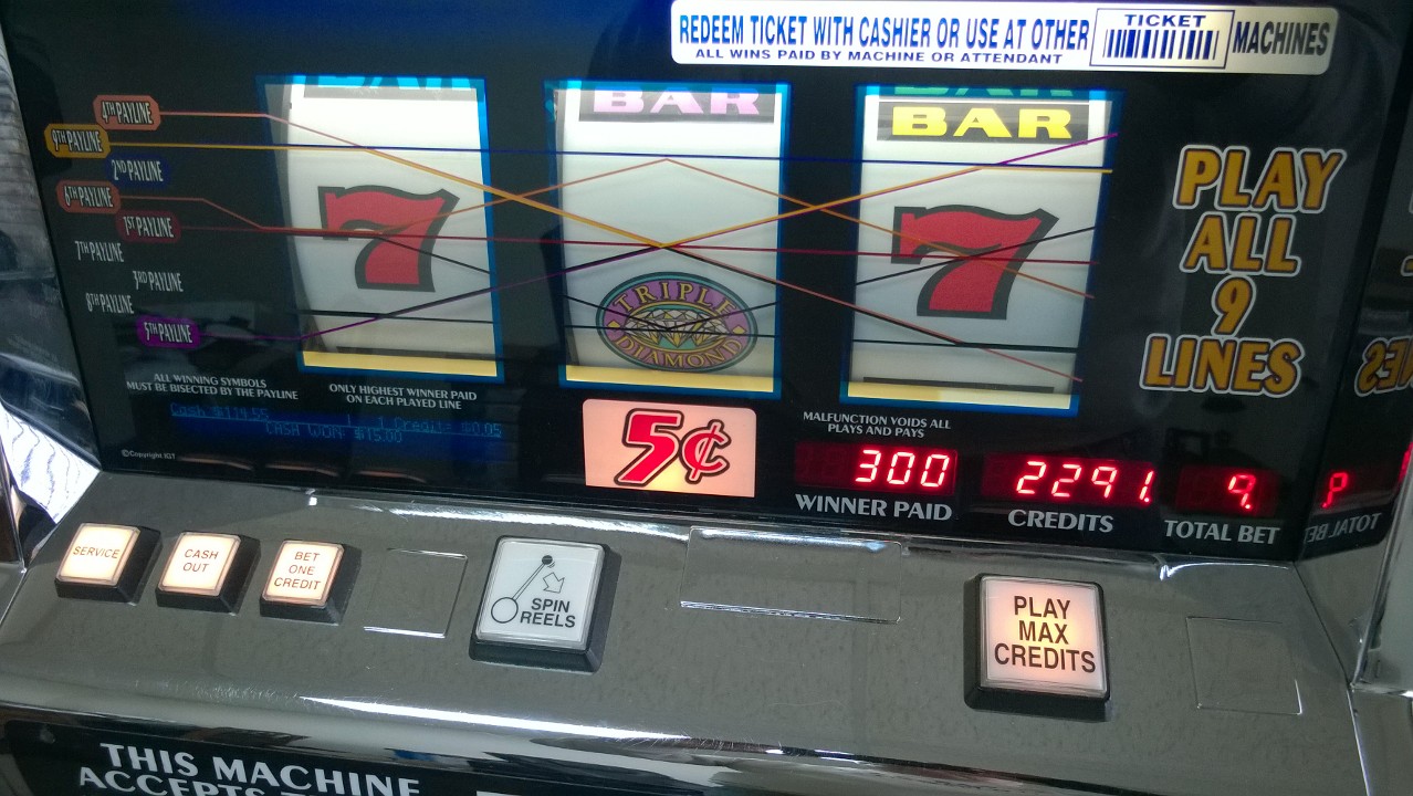 IGT TRIPLE DIAMOND NINE LINE S2000 SLOT MACHINE (BACKLIGHTED REELS) - 