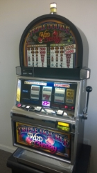 IGT TRIPLE DOUBLE WILD CHERRY S2000 ROUND TOP SLOT MACHINE 